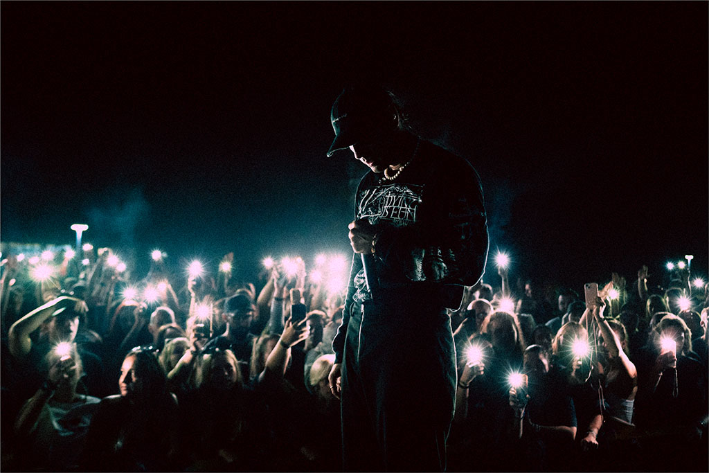 Silný moment Renneho na jeho vlastním festivalu POSLEDNÍ LÉTO FEST. Tuto fotku jsem použil jako cover na můj balíček presetů.
